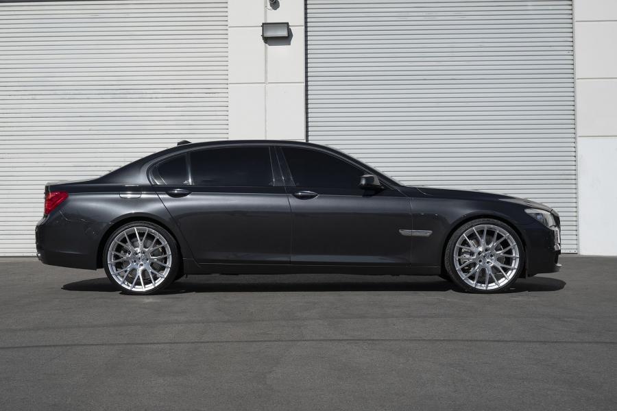  BMW 750Li on Forgiato Wheels (FLOW-001) 2018 года  (фото 2 из 6)